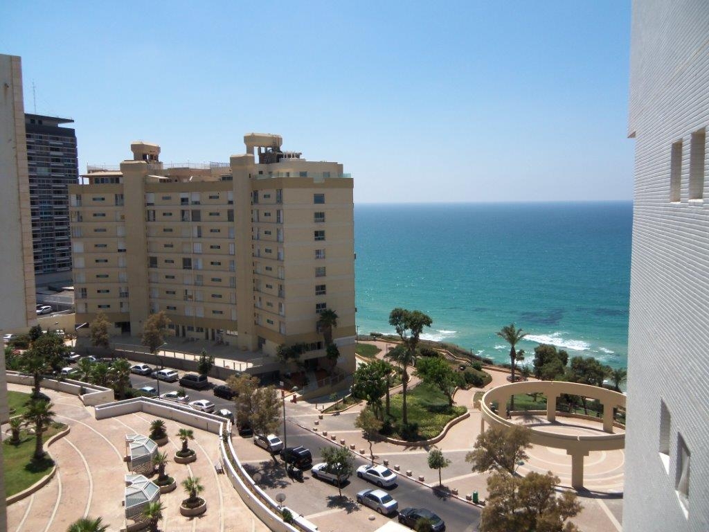 Apartment in Netanya on Nitza Boulevard • Real Estate In Israel
